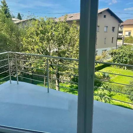4 Bedroom Private House On The Hill Holiday home *