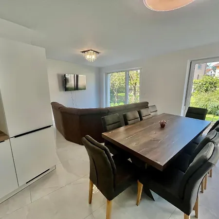 4 Bedroom Private House On The Hill Ferienhaus