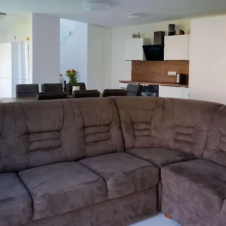 4 Bedroom Private House On The Hill 류블랴나