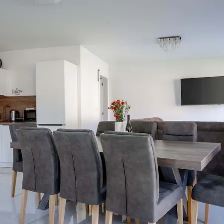 4 Bedroom Private House On The Hill Holiday home
