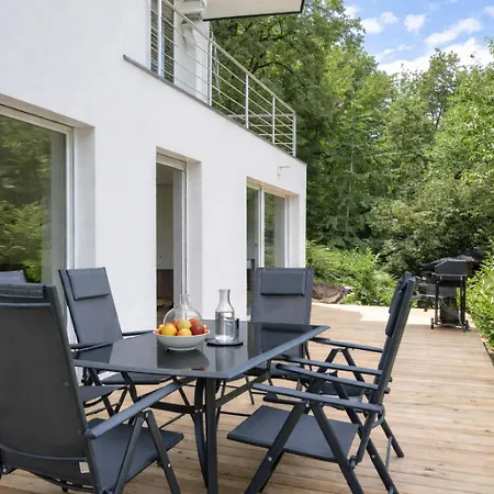 Jacobs Legacy - 4 Bedroom House, Free Parking, Near Center