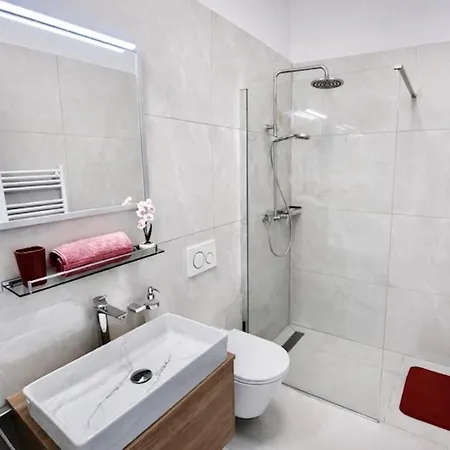 Jacobs Legacy - 4 Bedroom House, Free Parking, Near Center Дом отдыха