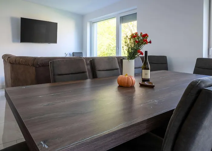 Jacobs Legacy - 4 Bedroom Private House Ljubljana Počitniška hiša *