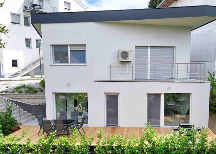 Σπίτι διακοπών Jacobs Legacy - 4 Bedroom House, Free Parking, Near Center *