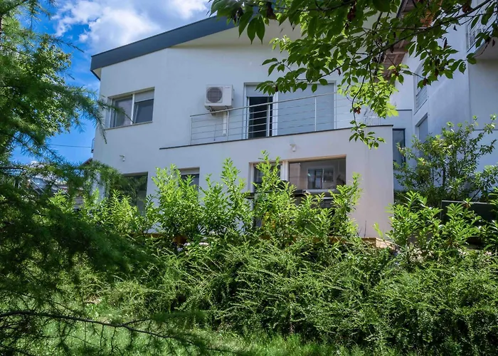 Jacobs Legacy - 4 Bedroom Private House Ljubljana Počitniška hiša