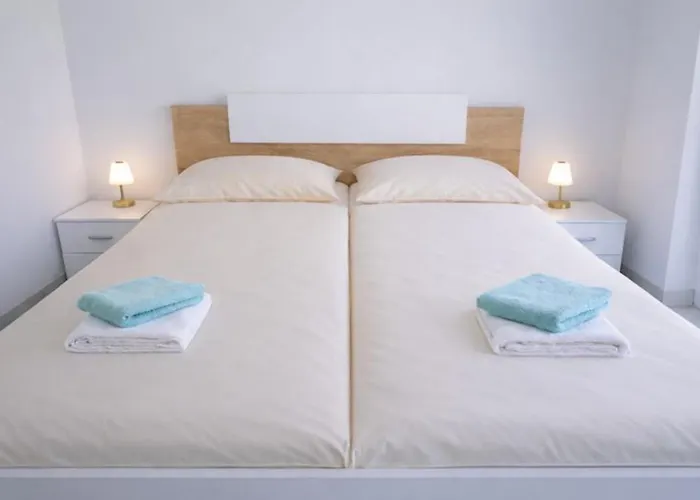 Holiday home Jacobs Legacy - 4 Bedroom House, Free Parking, Near City Center *