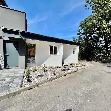 Vakantiehuis Jacobs Legacy - 4 Bedroom House, Free Parking, Near Center Ljubljana