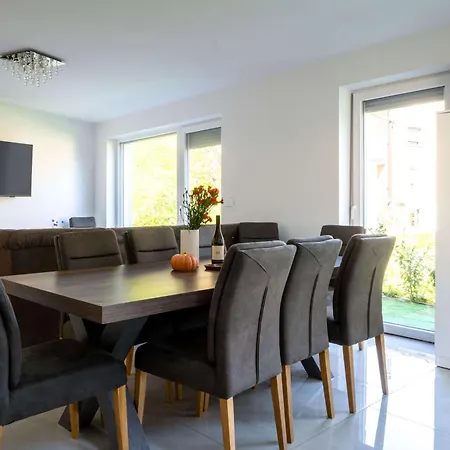 Jacobs Legacy - 4 Bedroom House, Free Parking, Near Center Vakantiehuis Ljubljana