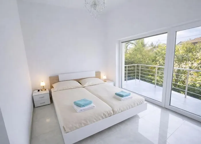 Jacobs Legacy - 4 Bedroom House, Free Parking, Near Center Hébergement de vacances *